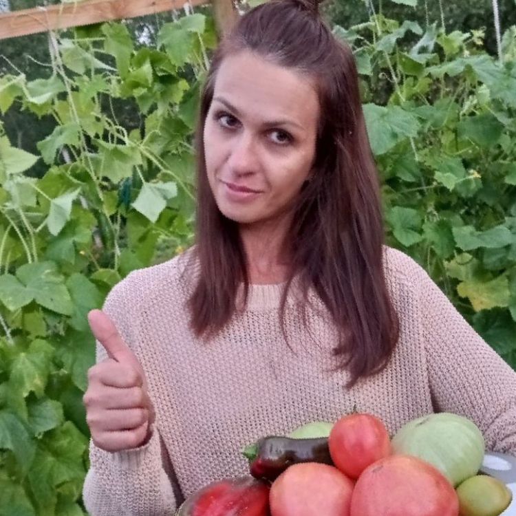 Иконка канала Женя Огородница. Честный блогер
