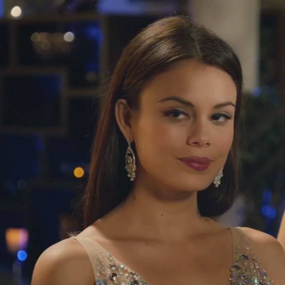 Иконка канала Сериал Нереальный холостяк / UnREAL