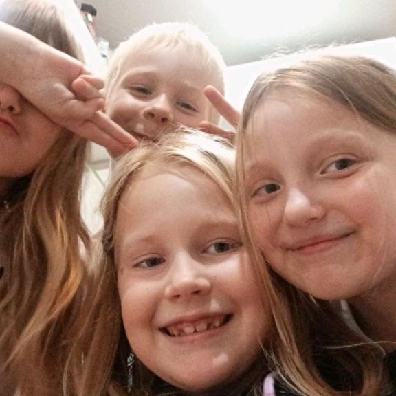 Иконка канала Миланины истории