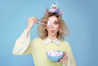 Иконка канала Мама в шапке