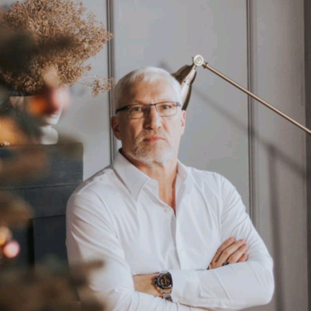 Иконка канала ЖИЗНЬ БЕЗ ВОЗРАСТА С ИГОРЕМ СИНЕВЫМ