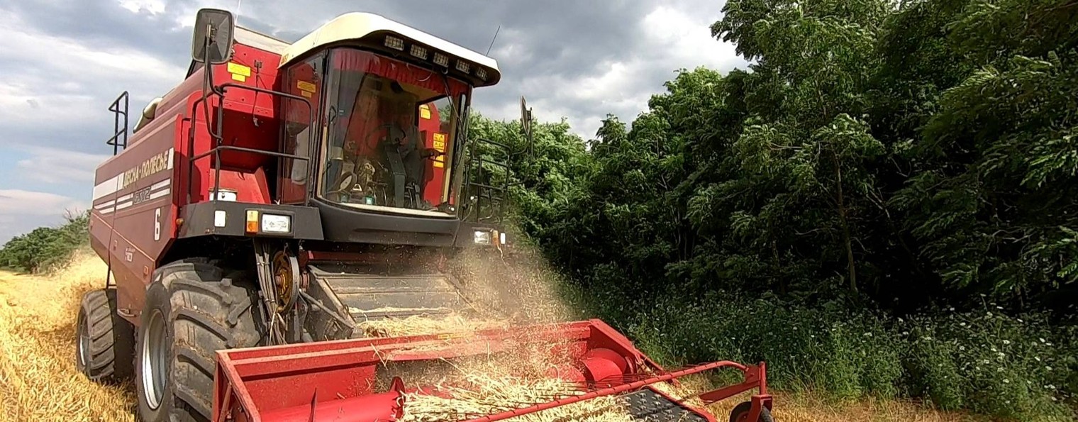 Сельский сварщик тракторист