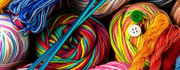 Наташа вяжет