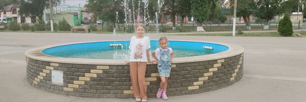 Две "лисички" сестрички Вика и София