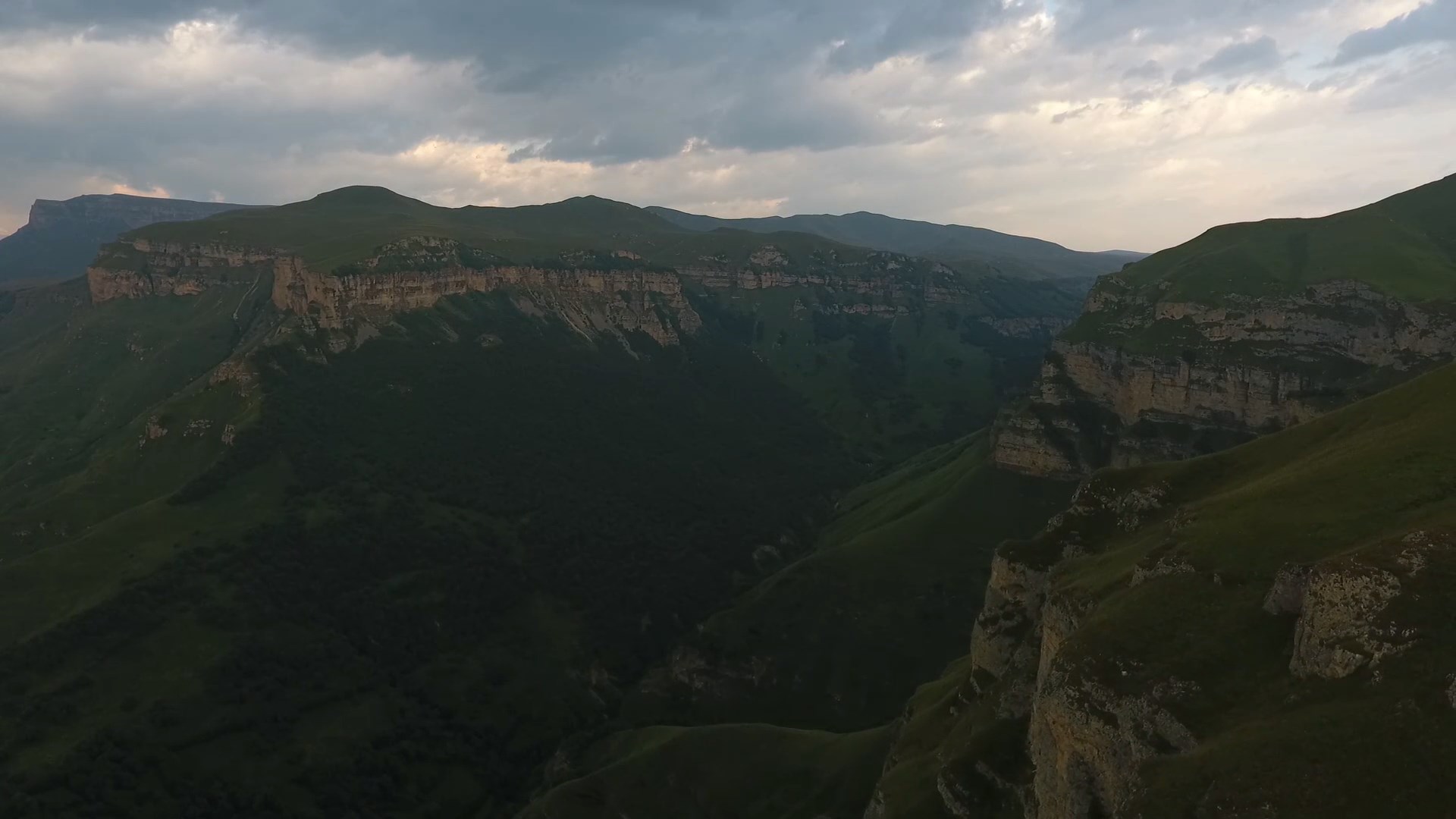 Путешествие по Кабардино-Балкарии. Непростая дорога к горе Сирх.