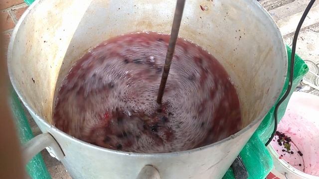 Вино из смородины,рецепт, как сделать вино из смородины,если мало смородины.