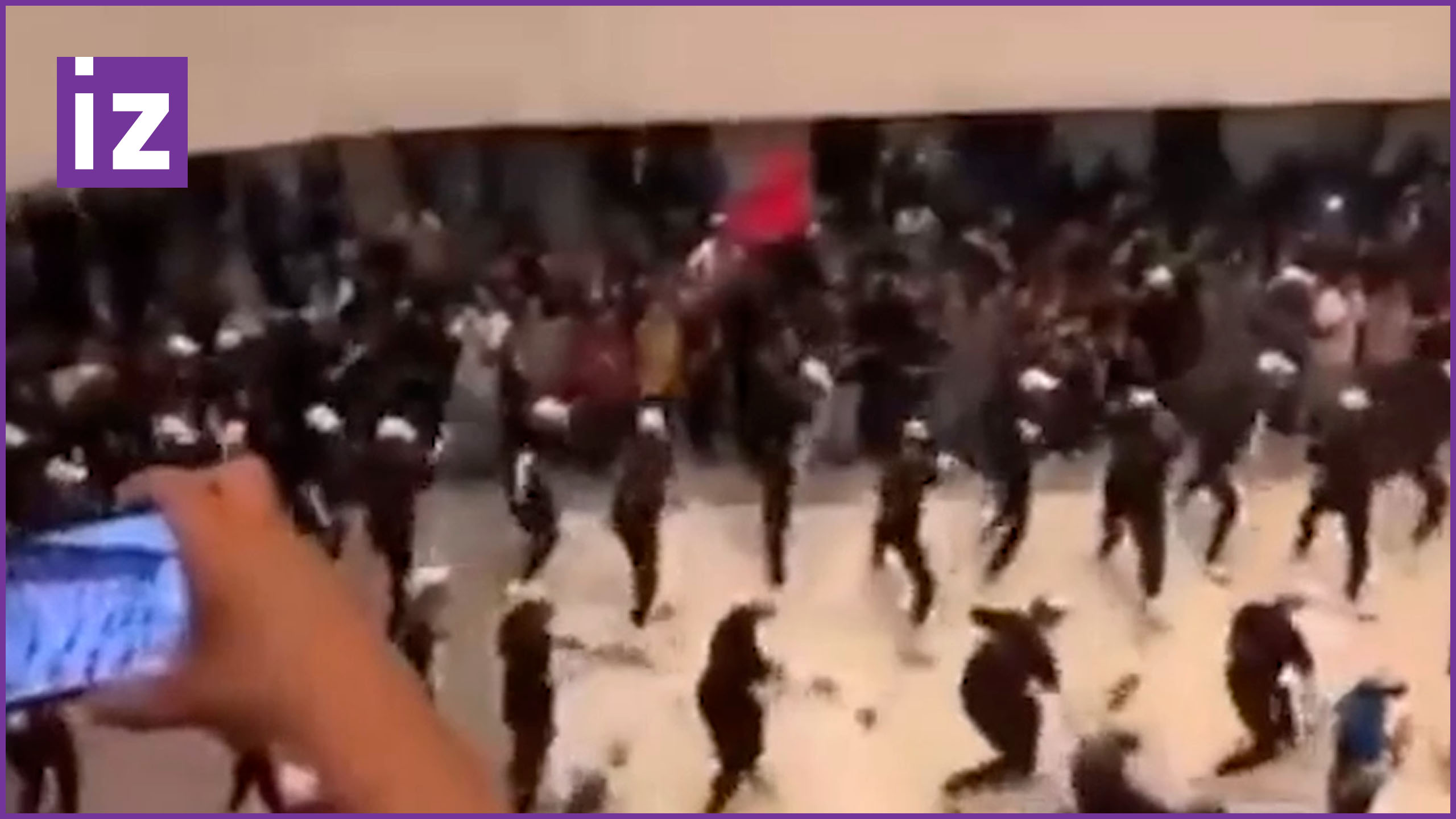 Забастовка в Ираке: новый поворот - теперь митингующие не буянят, а танцуют / Известия