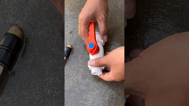 Используйте воду, чтобы остановить воду