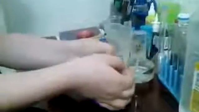 ШАРИК НАДУВАЕМ ГАЗАМИ ИЗ КОЛБЫ - THE BALL IS INFLATED WITH GAS FROM THE FLASK