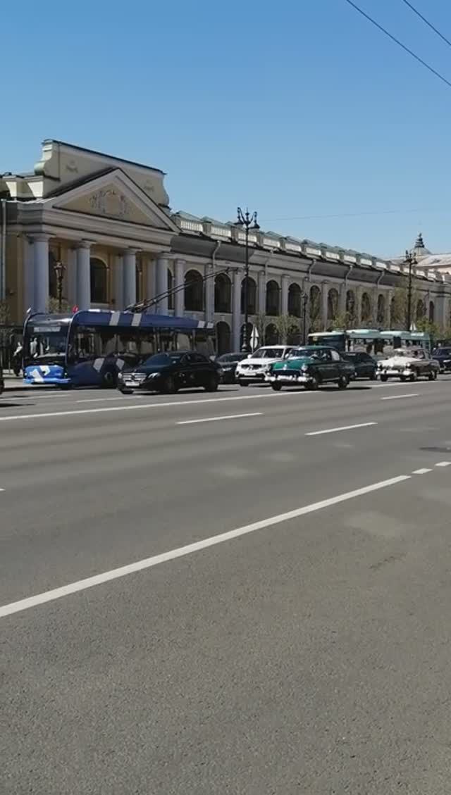 Парад ретро  транспорта на Невском проспекте.- Продолжение! СМОТРИТЕ!!!