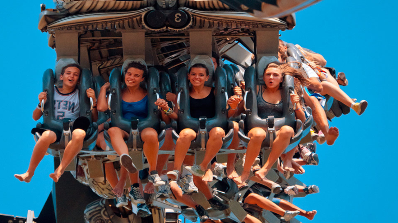 Ураганный адреналин: Истинно жуткое приключение на висячих американских горках в Energylandia Польша