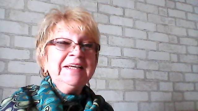 Благосклонный, имперский, цветаевский август! Полновесных плодов именитый купец.