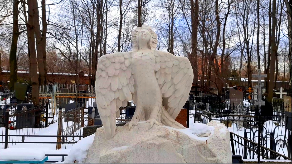 Статуя Белого Христа и могилы Васнецовых и Пришвина...