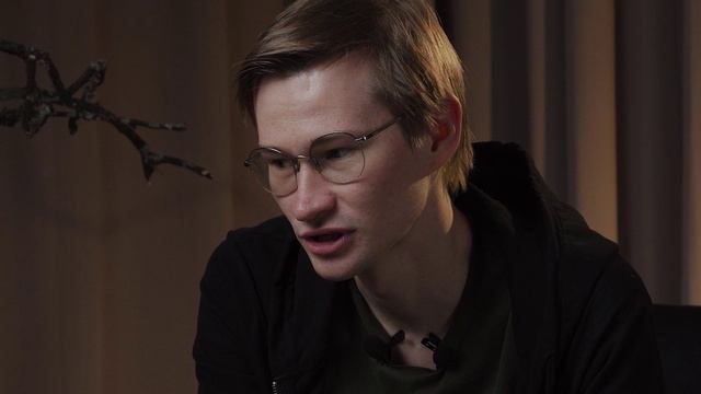 Миллениалы: 30-летний художник Артем