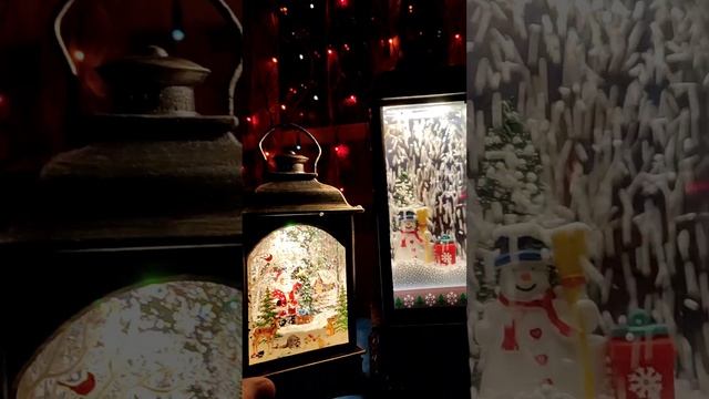 Новогодняя атмосфера в декорациях