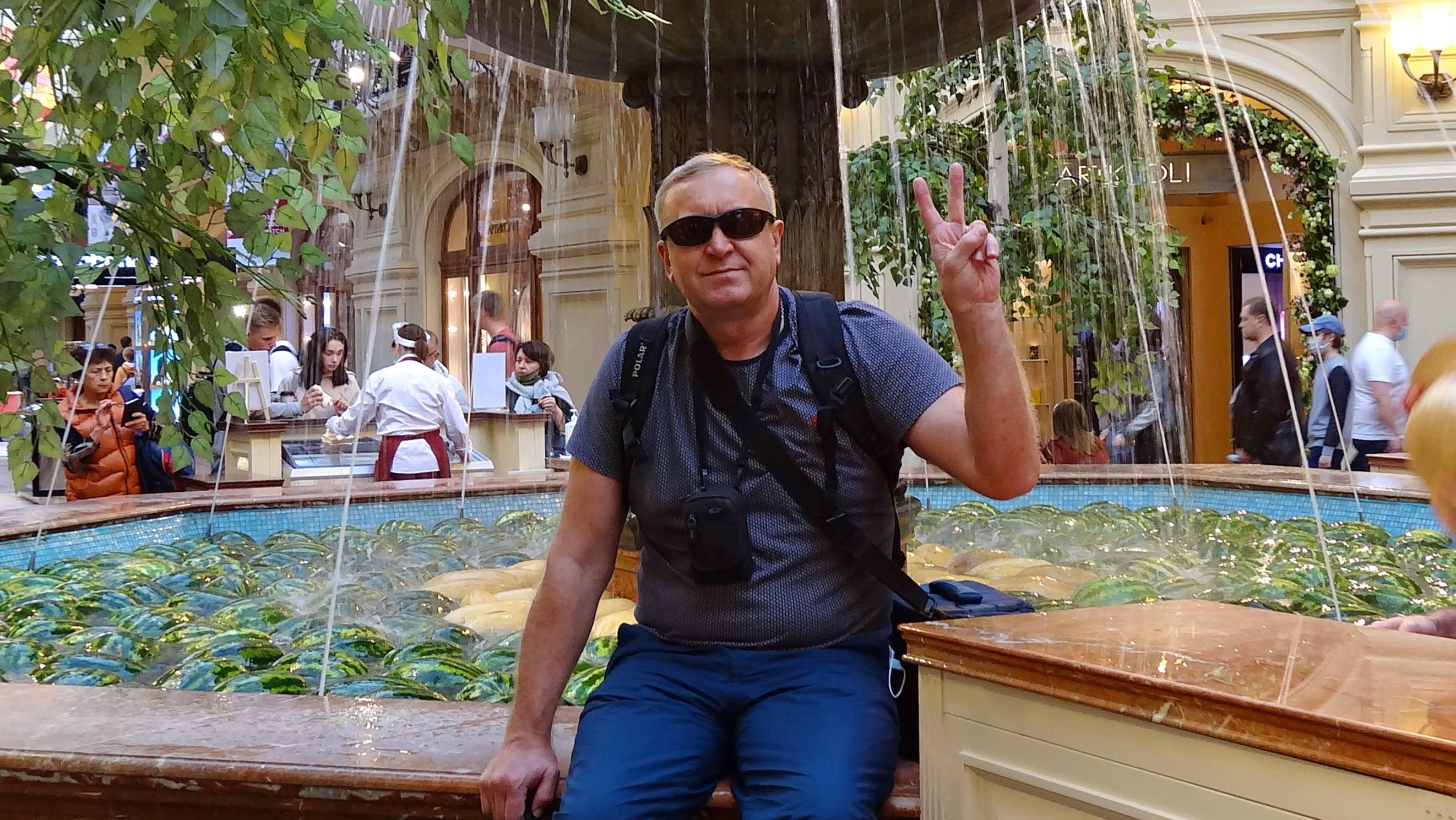 Москва. ГУМ - Главный Универсальный Магазин.