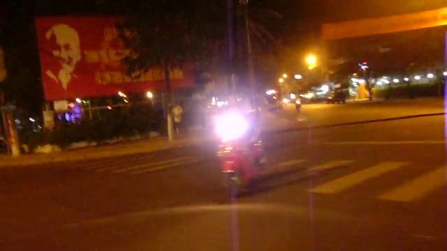 Поездка на скутере по вечернему Нячангу.