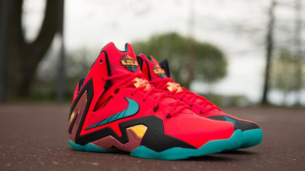 Обзор кроссовок №187: Nike LeBron Elite XI "Hero Pack"