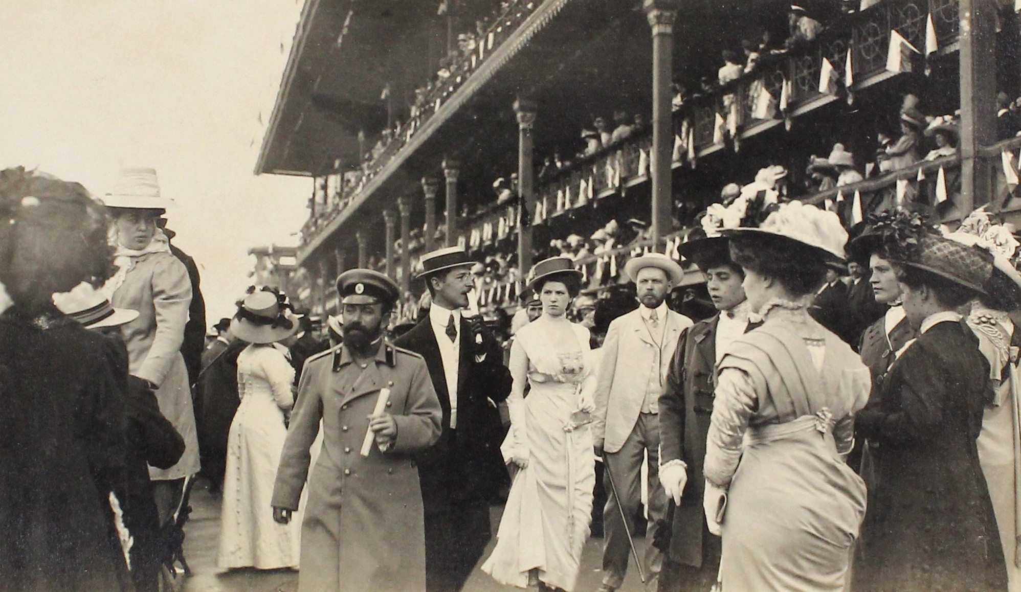 "ИЗ ИСТОРИИ МОСКВЫ" (ч. 3) - (Фото гр. "История Москвы в фотографиях")), музыка Андрея ЭШПАЯ)