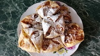 Конвертики с творогом и яблоками.