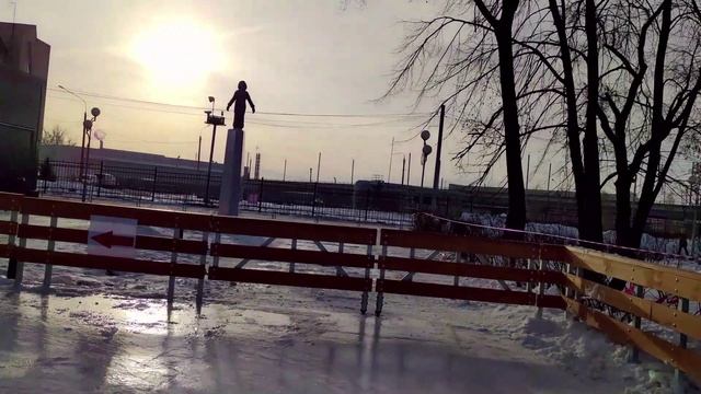 Челябинск. Парк Терешковой с музыкой и ледовыми дорожками. 16.12.2020г.