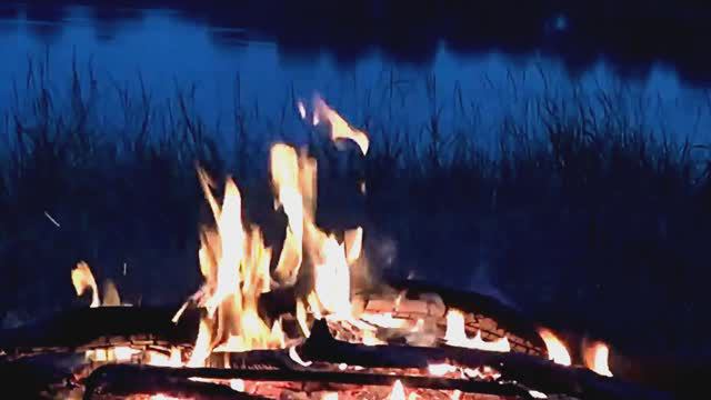 Расслабляющий треск костра слушать для сна