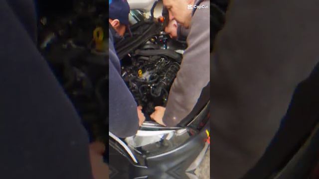 Ну че там с мотором, мужики?