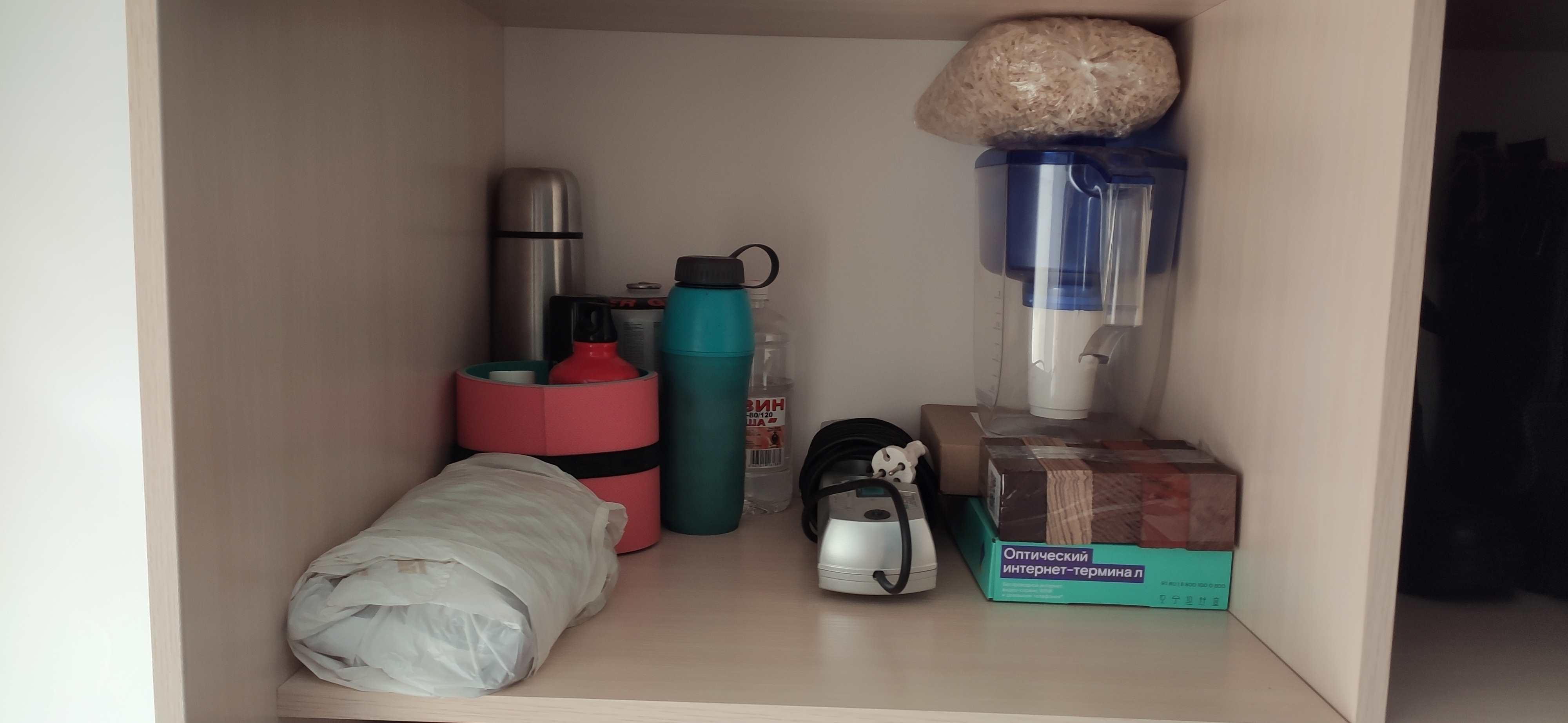 А что? Пусть лежит,есть не просит.) \ Расчищаем место в шкафу. №1