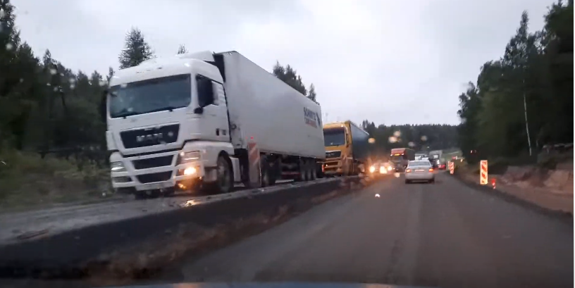 Пермь, проезжаем Уральские горы, попали в огромную пробку! День третий!