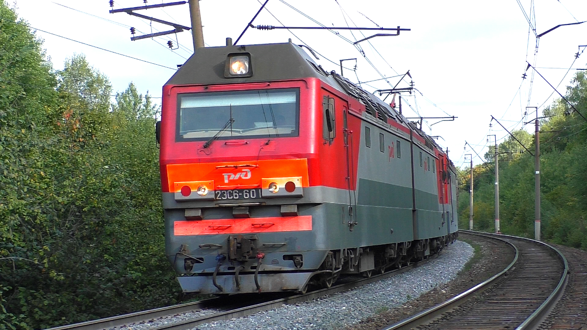Квартет 2ЭС6-601/581 "Синара" с перегоняемым ТЭМ15-099 и грузовым поездом