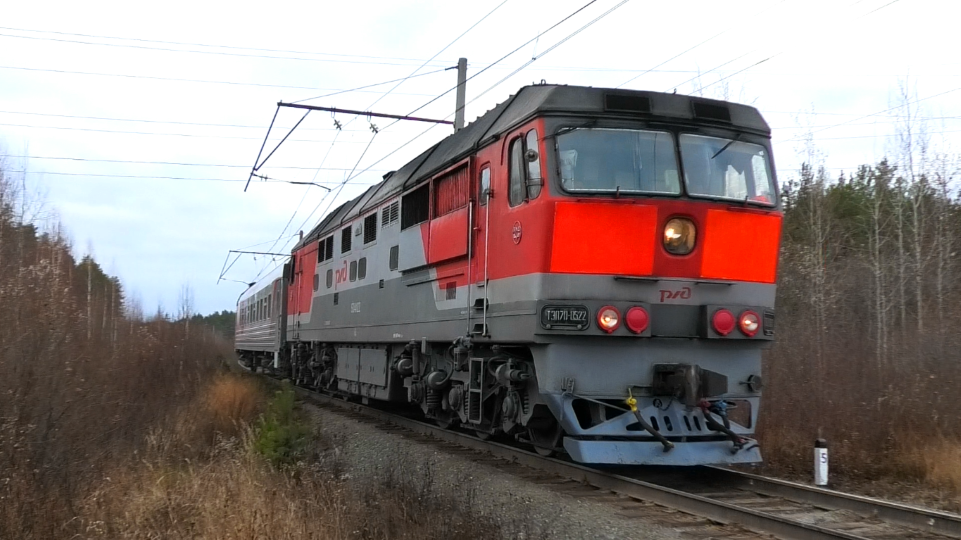 ТЭП70-0522 с туристическим поездом "Императорский маршрут" Екатеринбург-Пасс. — Алапаевск