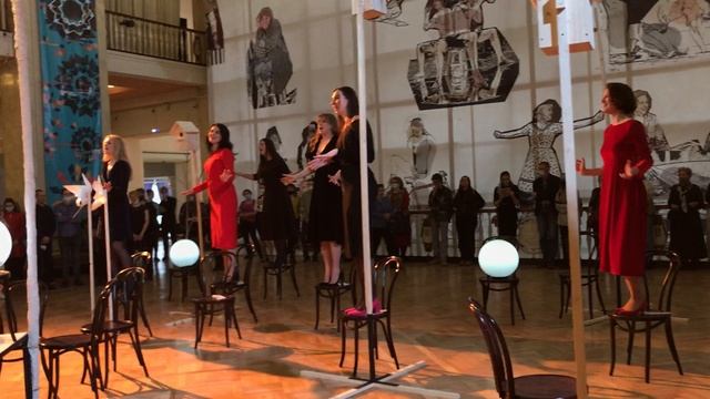 Перфоманс открытия фестиваля  "ВСТРЕЧИ В РОССИИ"2022 (2)