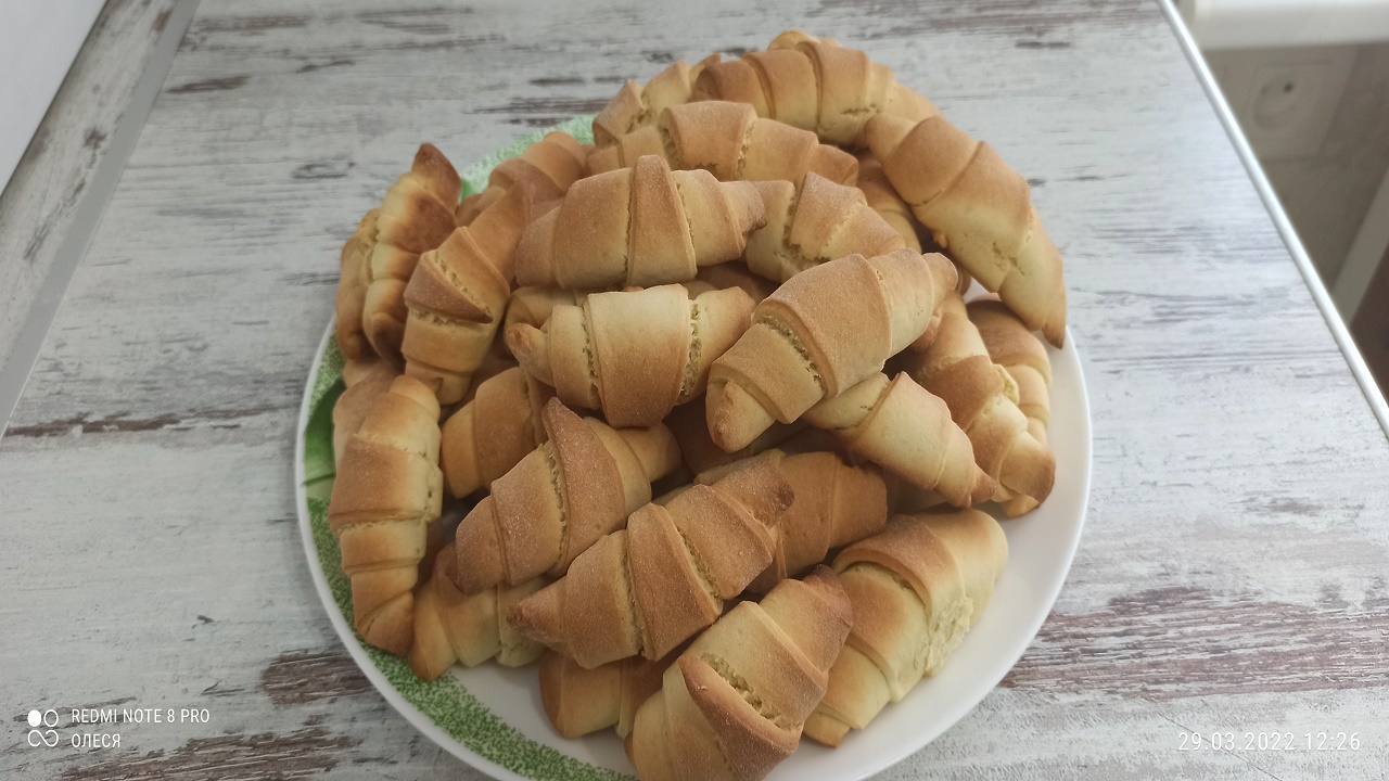 150. ПЕСОЧНЫЕ РОГАЛИКИ НА СМЕТАНЕ