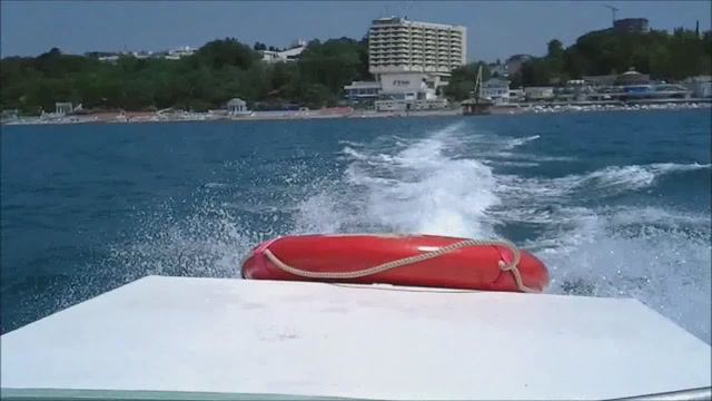 Купание в море (на крылатке, Сочи, 25.07.2011г.)