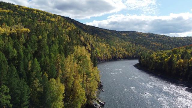 Река Иркут. Видеозарисовка. Такого вы ещё не видели. На лодке выше Шаманки.