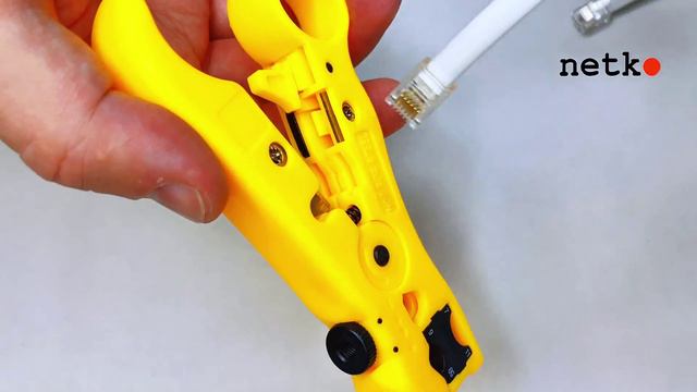 67390 N-302 Универсальный инструмент для зачистки UTP/STP, RG-59/6/11/7, плоского телефон кабеля, NE