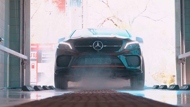 Реклама для бесконтактной мойки AquaBot  _ Только без рук!