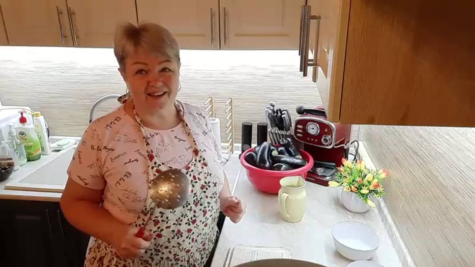 ВЕЧЕР,У ЛЁШИКА ПОЛИВ ГРЯДОК,А У МЕНЯ С УТРА МАРИНОВАННЫЕ БАКЛАЖАНЫ ПО СТАРОМУ ПРОВЕРЕННОМУ РЕЦЕПТУ.