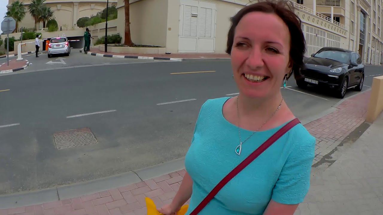 Удачная покупка и "наша" дубайская улица.