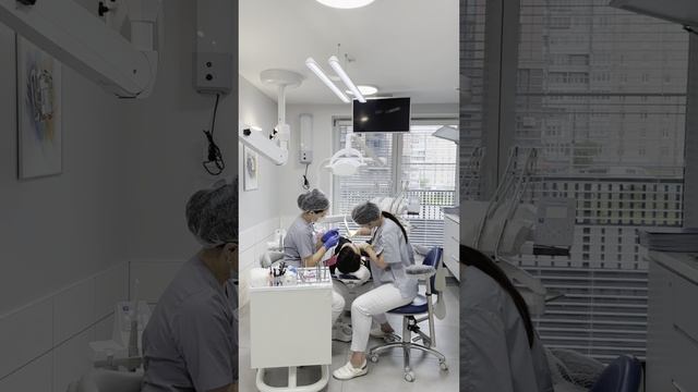 Лечение зубов, протезирование зубов, ортодонтия, хирургия - стоматологическая клиника в СПб