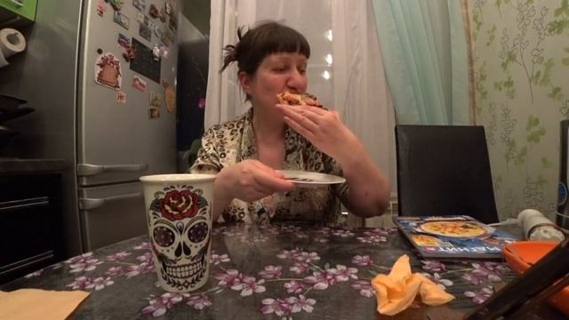 СЕМЕЙНЫЙ ДЕНЬ / СНЕГ / ОТЪЕДАЮСЬ))) МУКБАНГ -ПИЦЦА