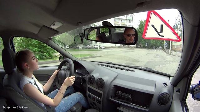 Автоинструктор. Не останавливайся так резко, никогда