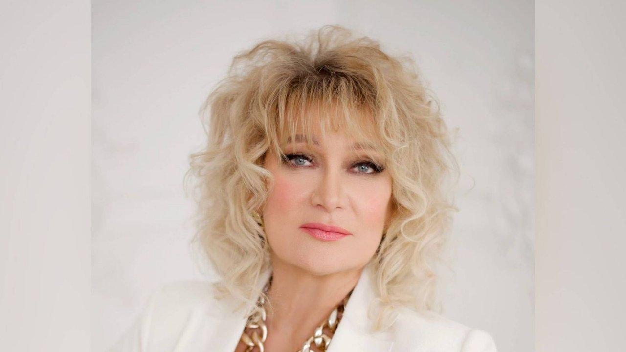 Российская актриса театра и кино Ольга Хохлова в программе "ЭКСКЛЮЗИВНОЕ ИНТЕРВЬЮ" от 07.10.2024