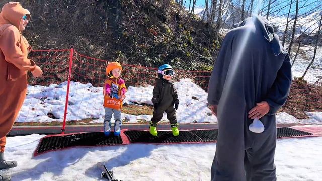 СОЧИ . Пять подростков и ребенок