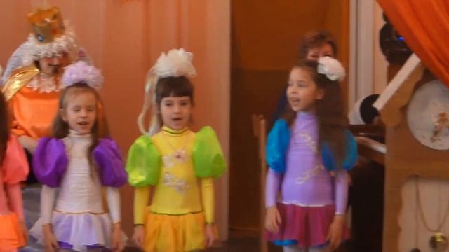 Маленькая Модница /// Поёт вокальная группа детского клуба /// Пифагор (г. Чита)