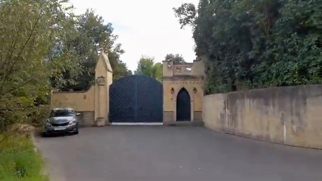 Замок Максима Галкина Деревня Грязь