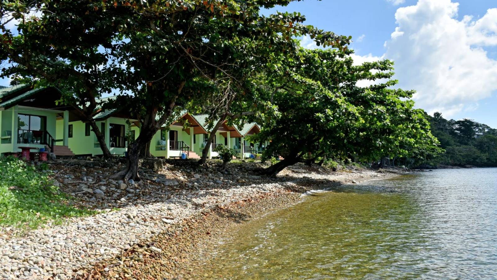 Галечный пляж на Ко Чанге – Перл бич