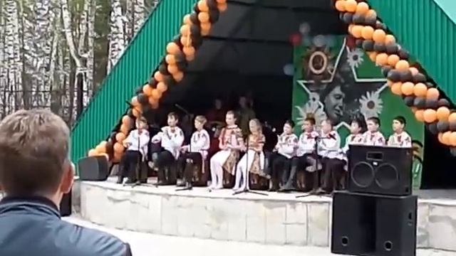 Ансамбль "Белебеевские ложкари"-попурри на военные песни