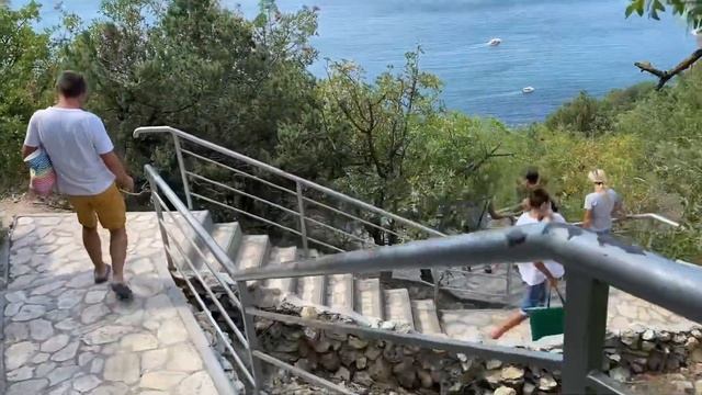 #Крым …Спуск на Яшмовый пляж Мыса Фиолент…август 2021