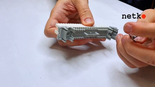 54832 Скоба контактная заземляющая, тип Krone